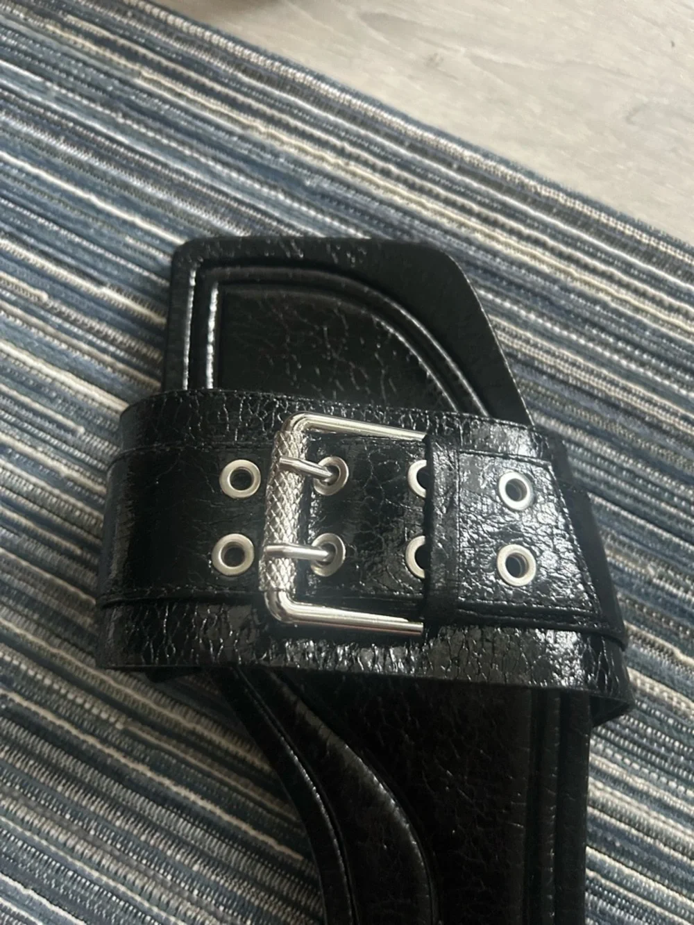 Zara Size 10 / 41 Buckled Flat Slide Sandals Black Faux Patent Leather - Picture 7 of 11